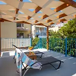 בית נופש Gina's House ארגוסטולי